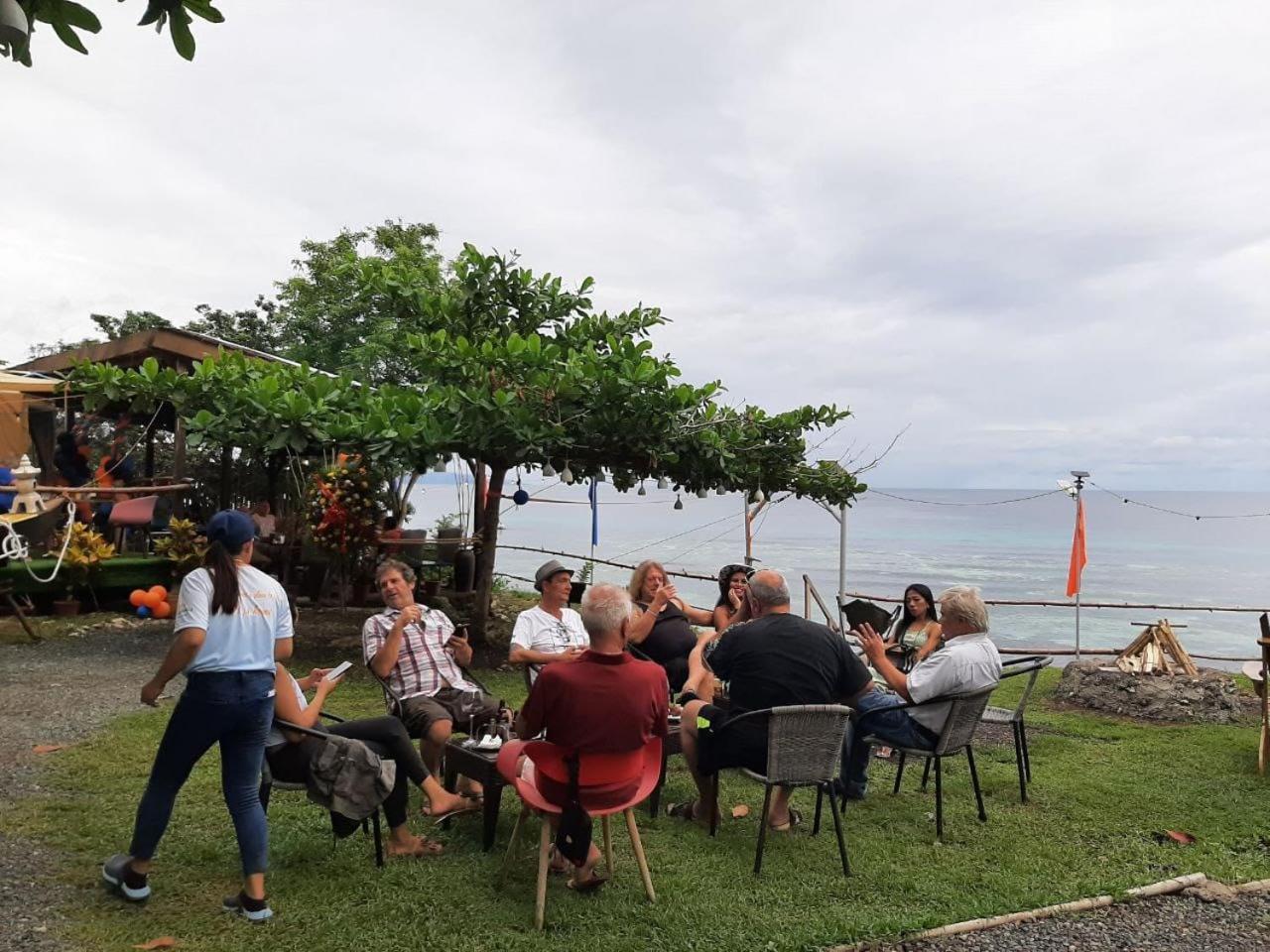 Jush Native And Glamping Hotel Dauis Bagian luar foto