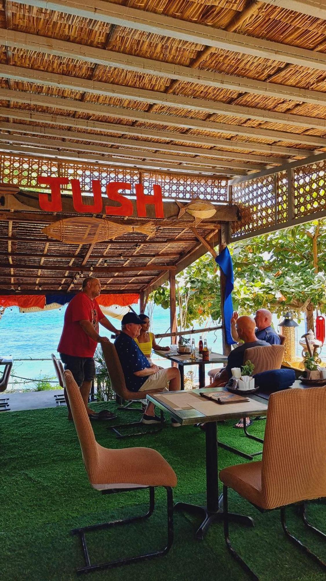 Jush Native And Glamping Hotel Dauis Bagian luar foto