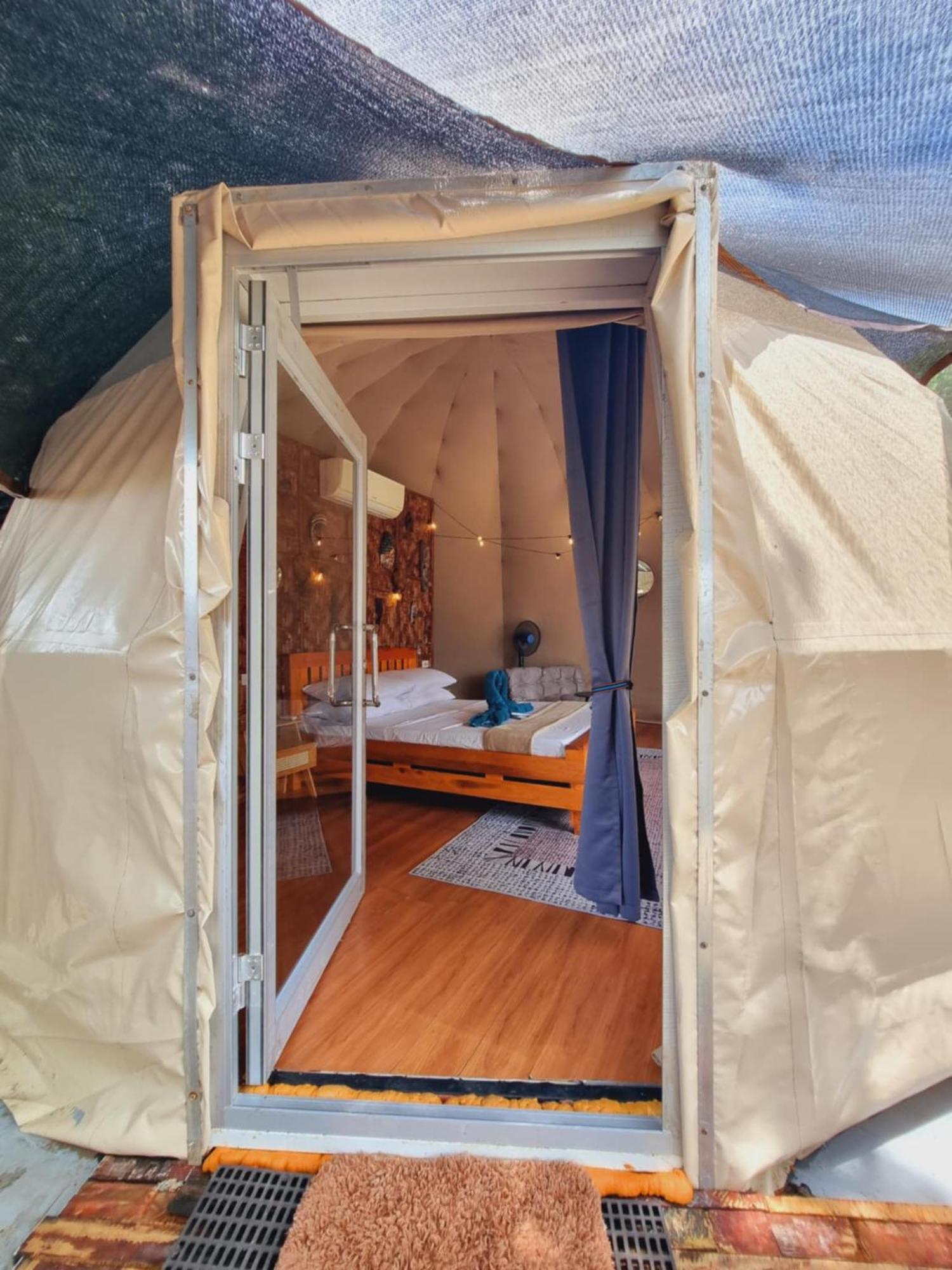 Jush Native And Glamping Hotel Dauis Bagian luar foto